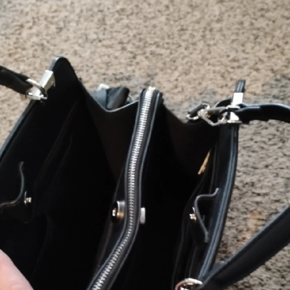 Steve Madden Black Crossbody Bag - Picture 4 of 4